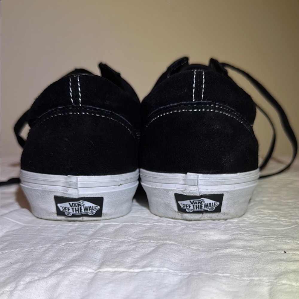 Suede Vans Black and White Old Skool Sneakers - Picture 3 of 7
